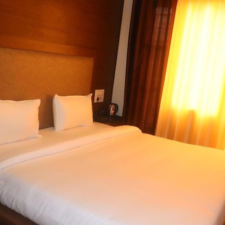 Hotel Park Street Pathānkot Dış mekan fotoğraf