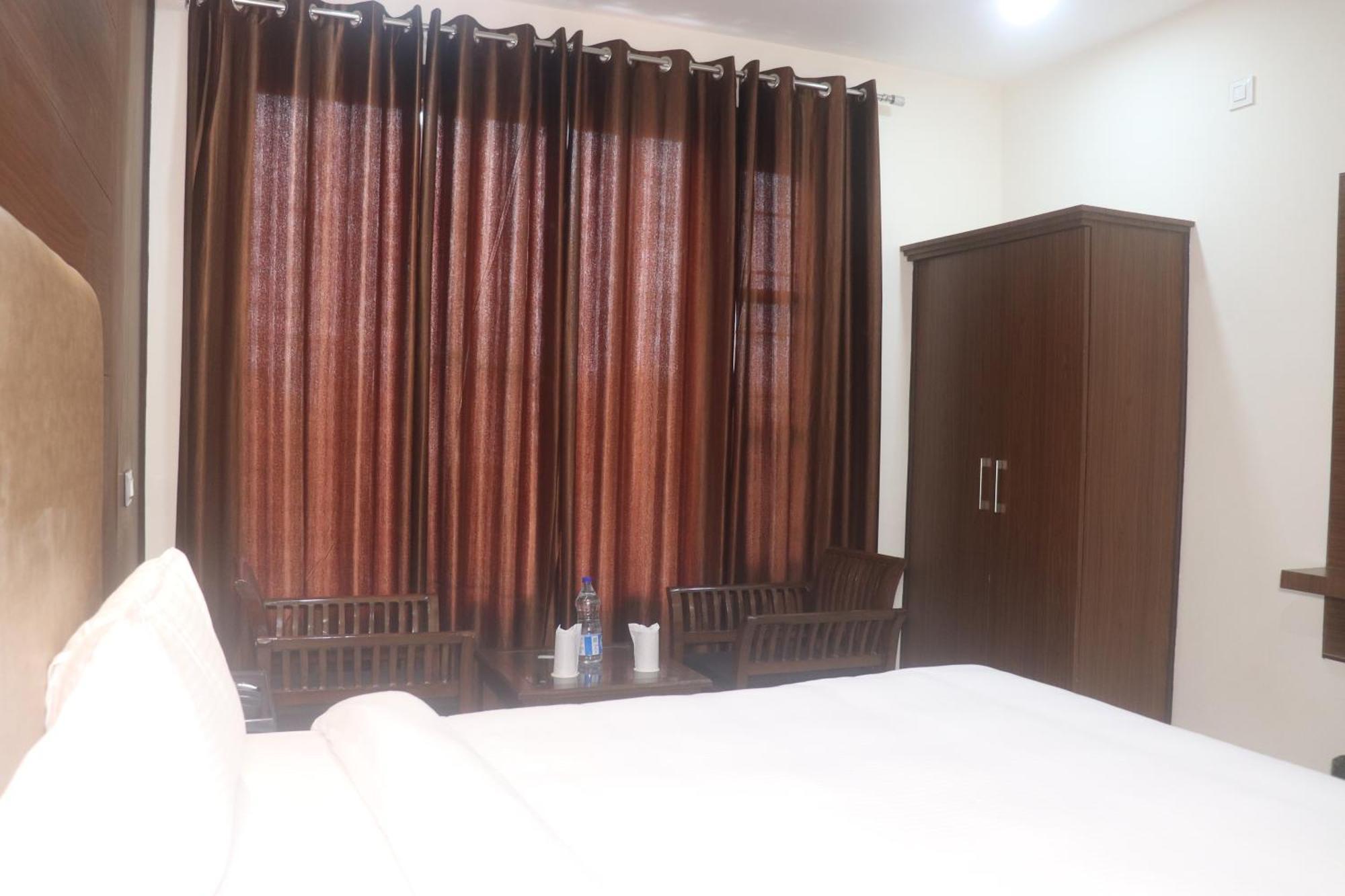 Hotel Park Street Pathānkot Dış mekan fotoğraf