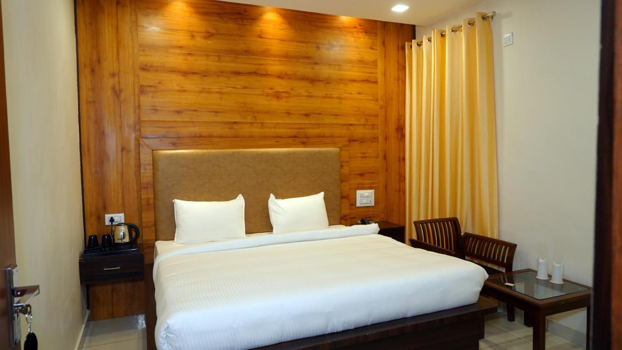 Hotel Park Street Pathānkot Dış mekan fotoğraf